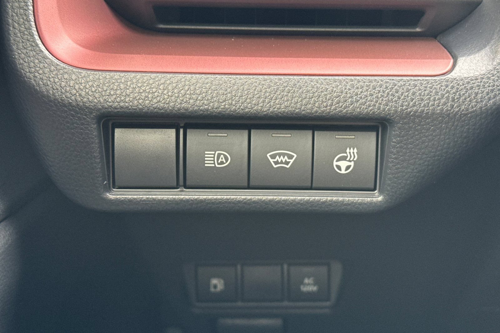 New 2026 Toyota Prius Plug-In Hybrid FWD image 30