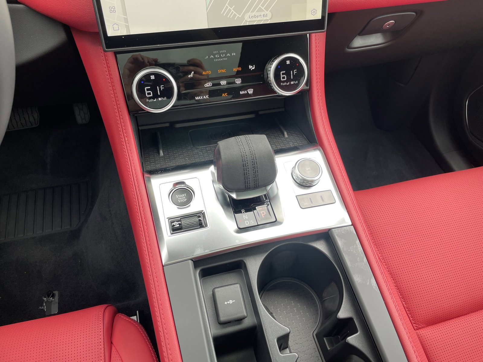 New 2025 Jaguar F-PACE R-Dynamic S image 19