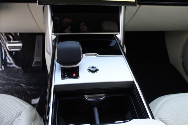 New 2026 Land Rover Range Rover Long Wheelbase SE image 13