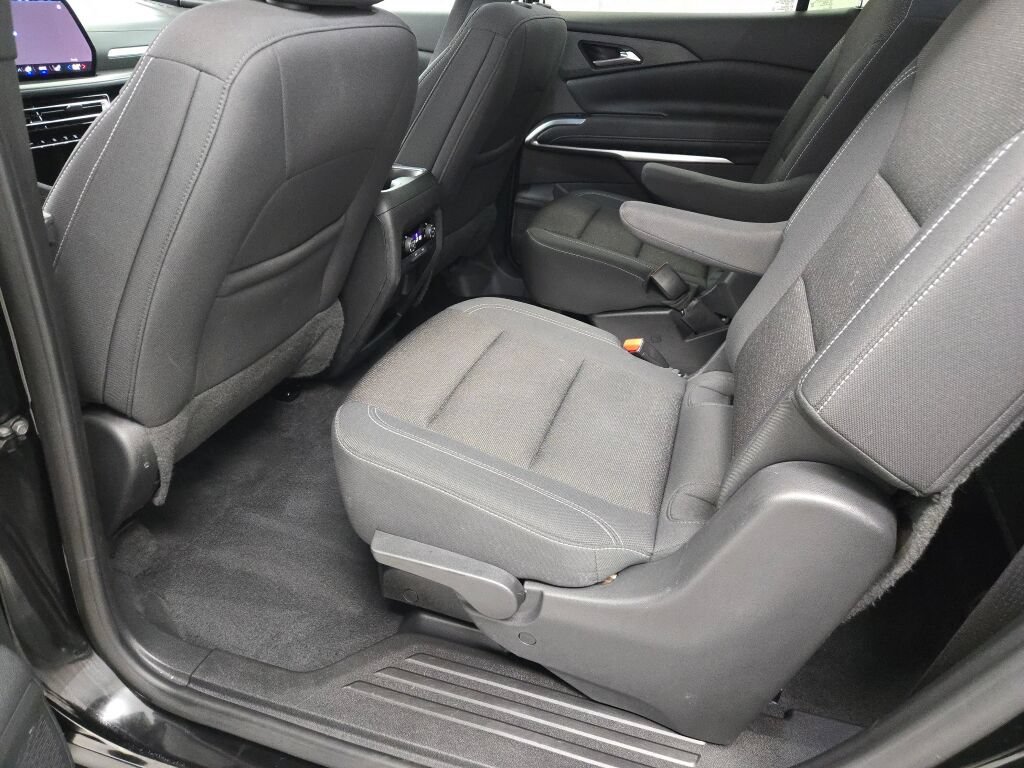 Used 2024 Chevrolet Traverse LT AWD/4WD image 17
