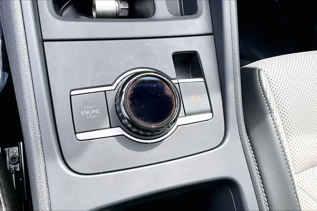 Certified 2025 Volkswagen Tiguan SE image 28