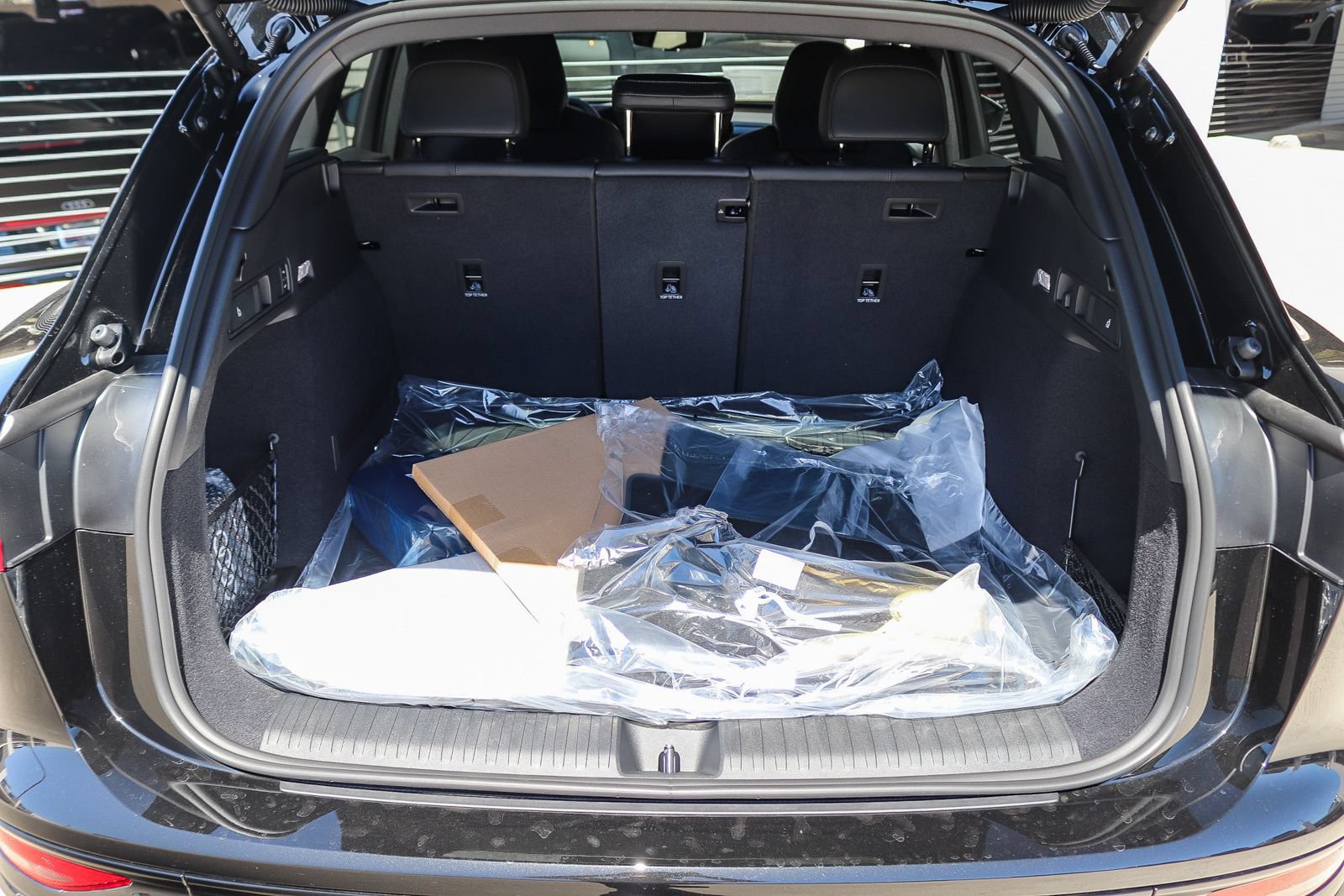 New 2027 Audi SQ6 e-tron Prestige AWD/4WD image 29