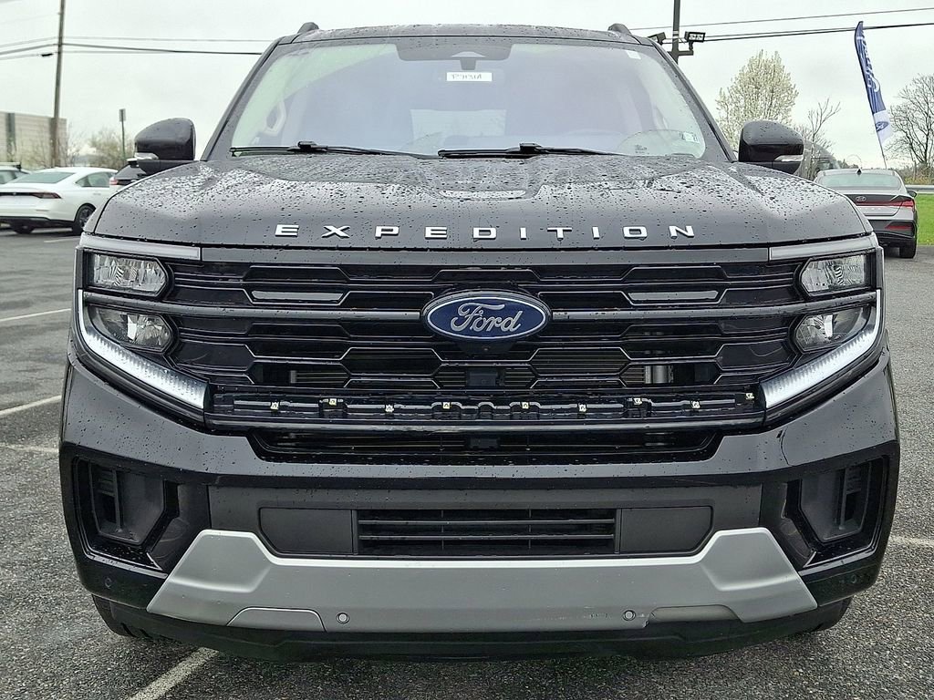 Certified 2025 Ford Expedition Max Platinum image 2