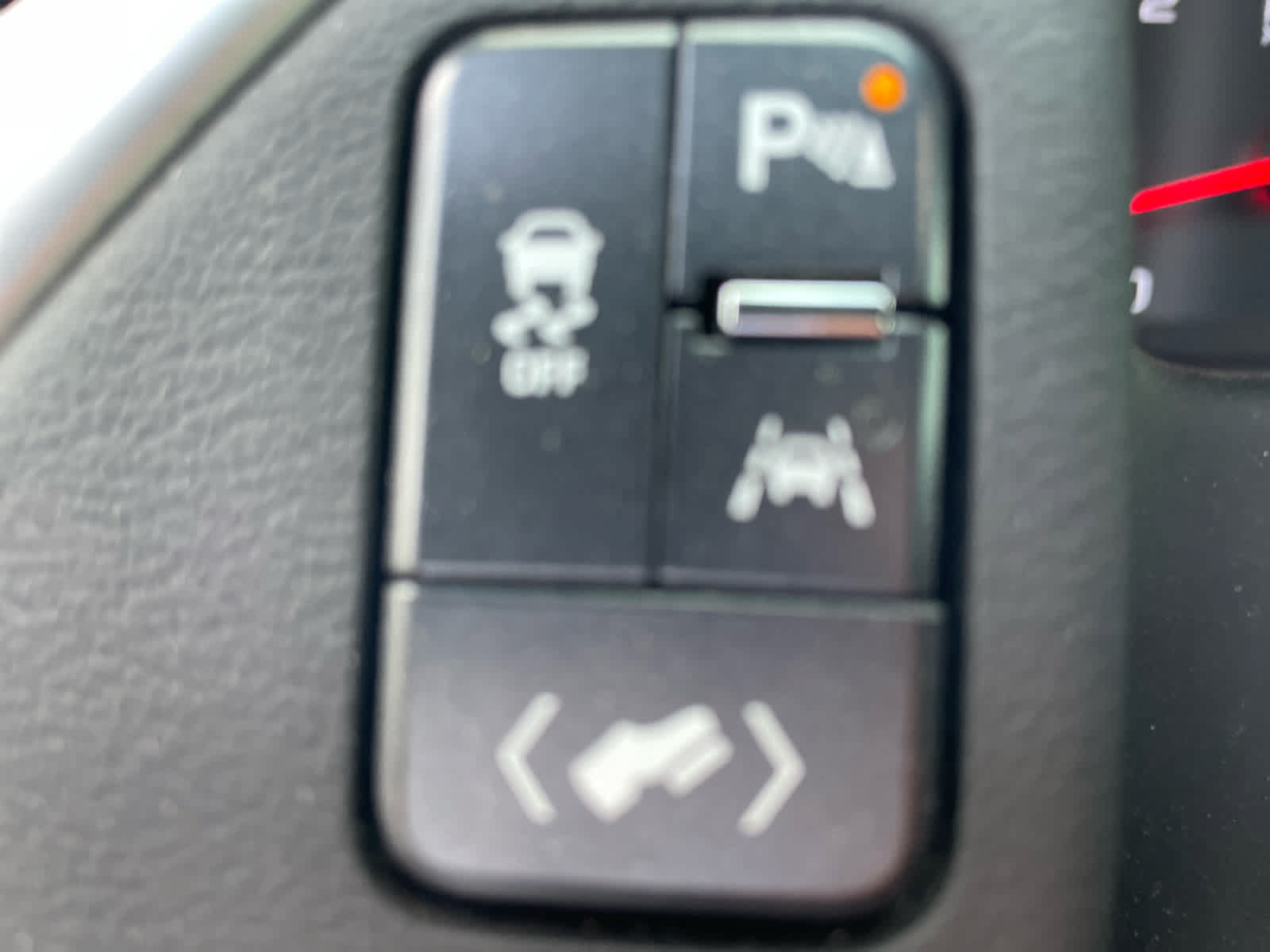 Used 2018 GMC Yukon SLT AWD/4WD image 27