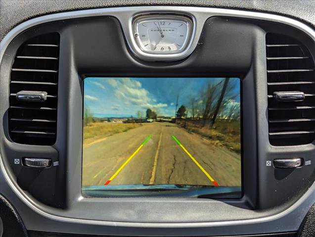 Used 2018 Chrysler 300 Touring L image 13