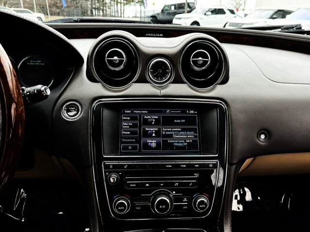 Used 2014 Jaguar XJ AWD image 17