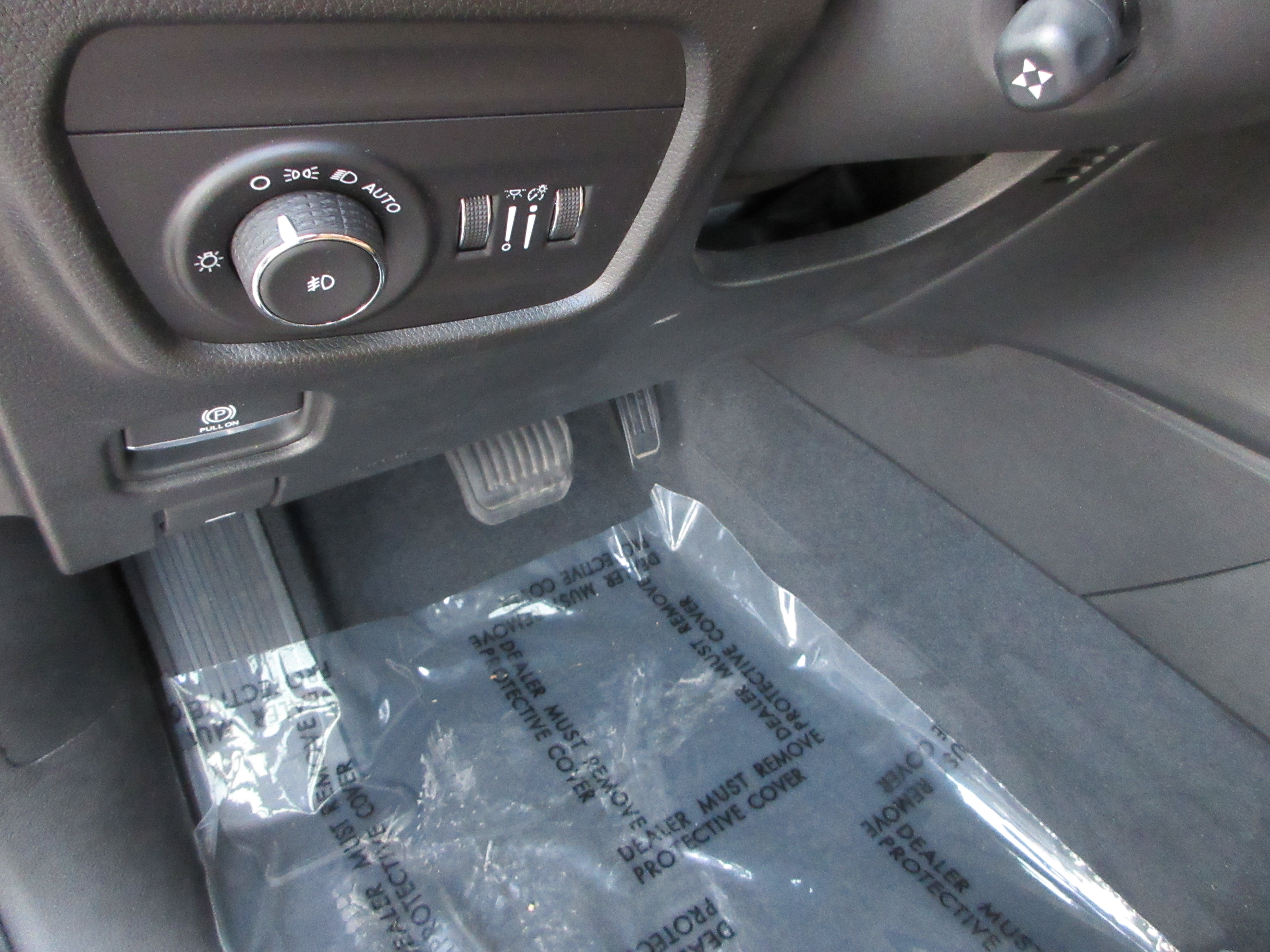 Used 2023 Jeep Grand Cherokee Summit w/ Luxury Tech Group V image 35