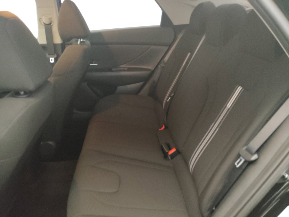 Used 2023 Hyundai Elantra SEL w/ Convenience Package FWD image 18