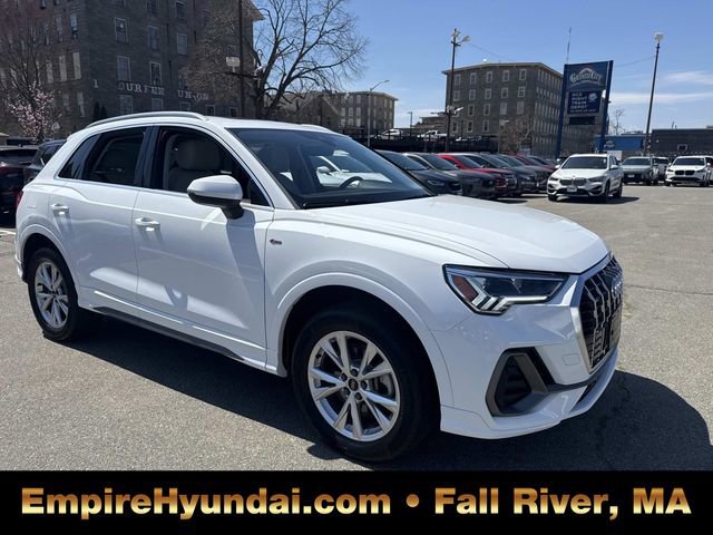 Used 2025 Audi Q3 2.0T Premium AWD/4WD image 2