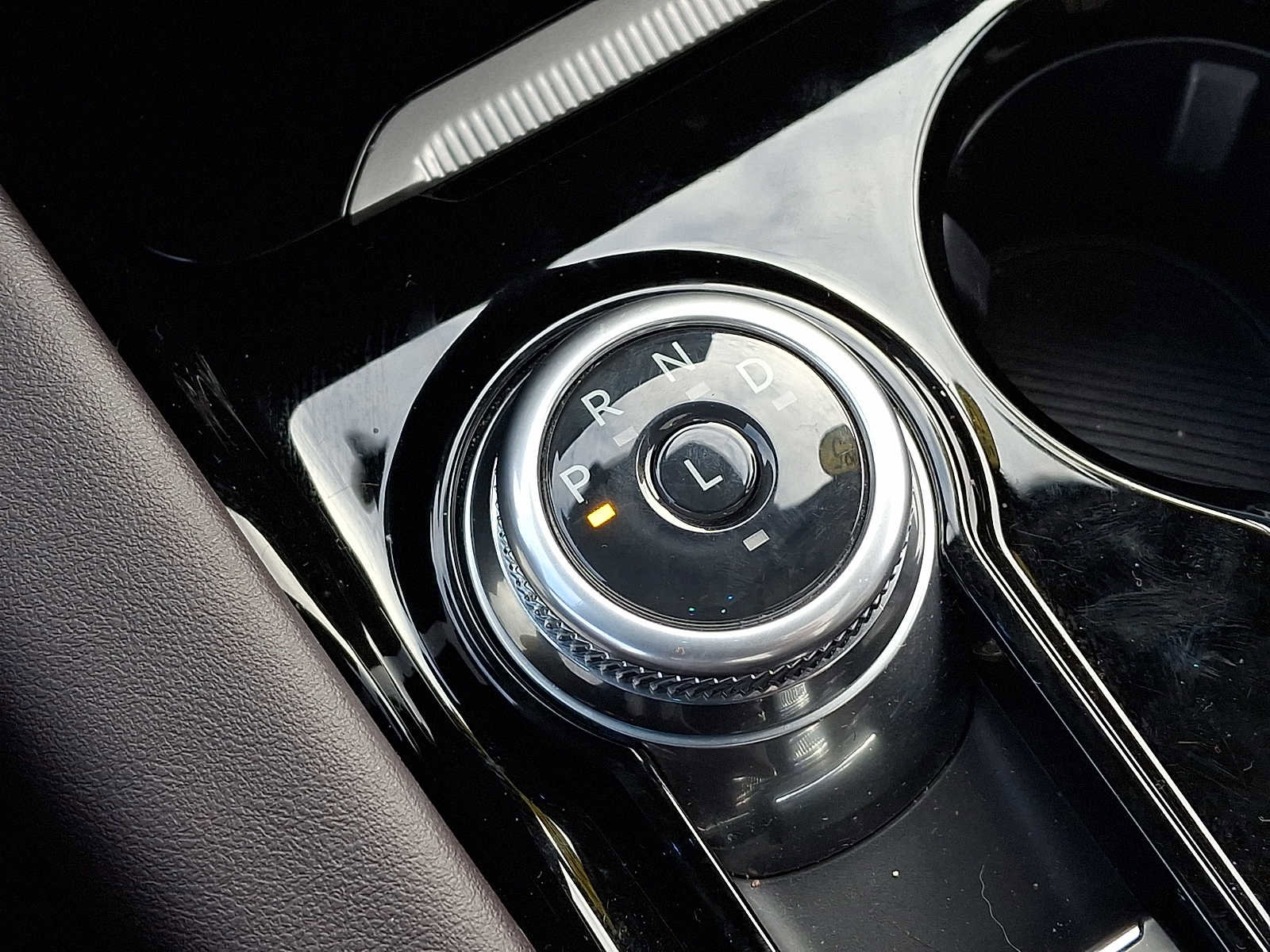 Certified 2025 Ford Explorer Platinum w/ LUX Leather Package image 15