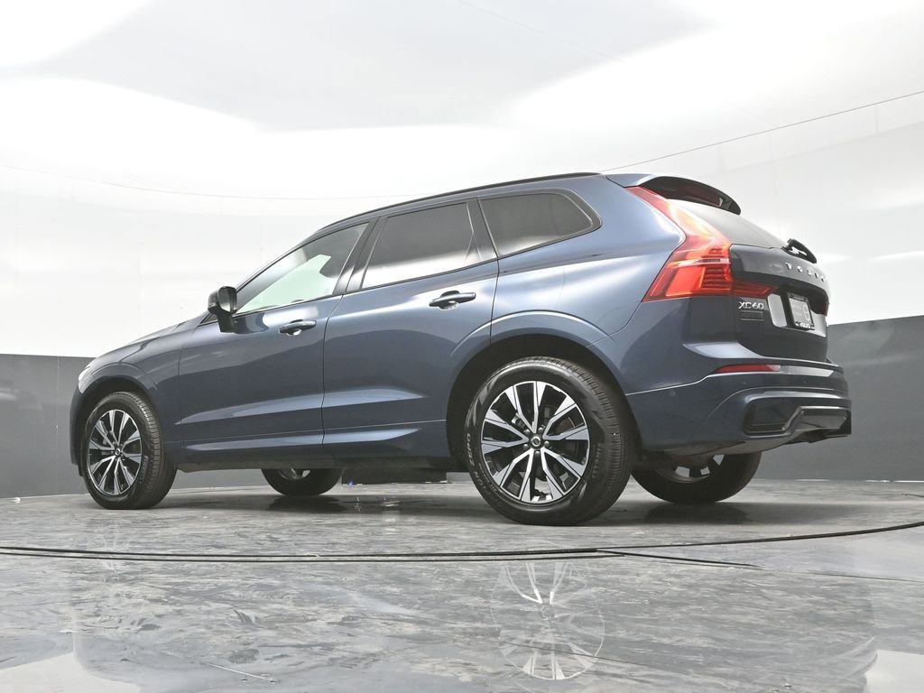 Used 2025 Volvo XC60 B5 Plus AWD/4WD image 27