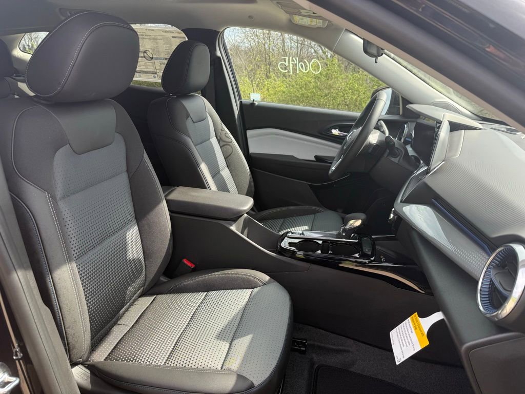 New 2026 Chevrolet Trax LT image 21