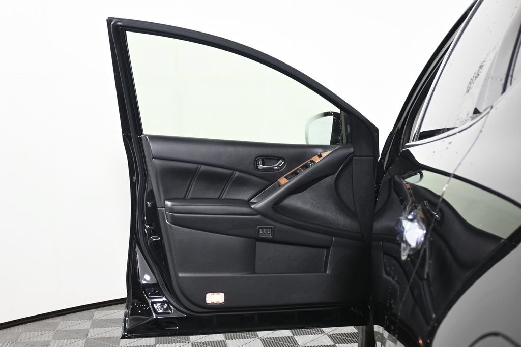 Used 2014 Nissan Murano LE w/ Platinum Edition Package AWD/4WD image 28