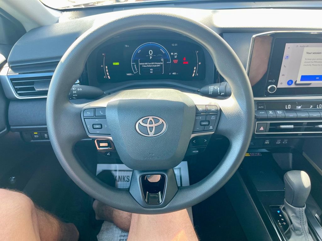Used 2025 Toyota Camry LE image 13