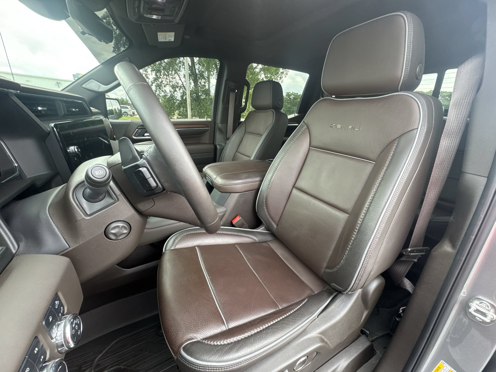 Certified 2025 GMC Sierra 1500 Denali w/ Denali Reserve Package AWD/4WD image 11