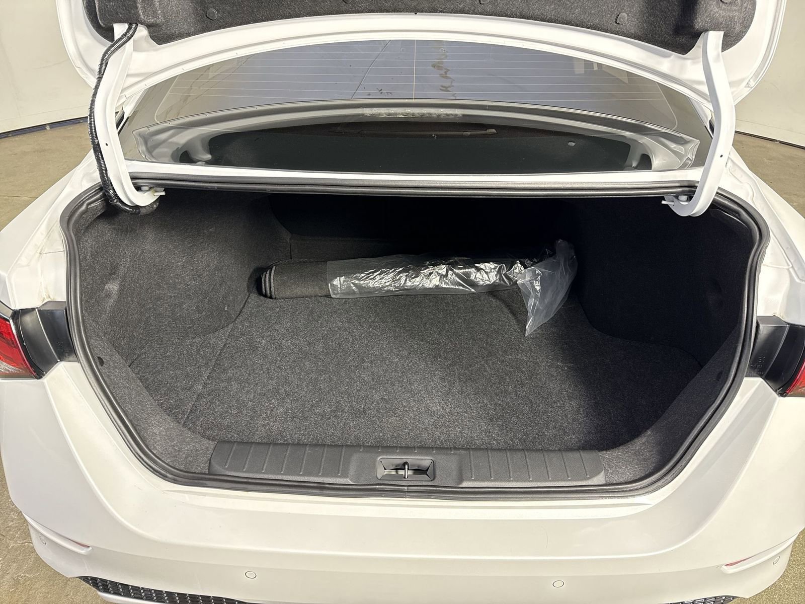 Certified 2025 Nissan Sentra SV image 34