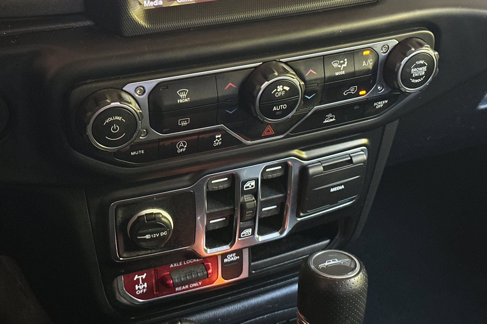 Used 2022 Jeep Gladiator Mojave w/ Trailer Tow Package AWD/4WD image 27