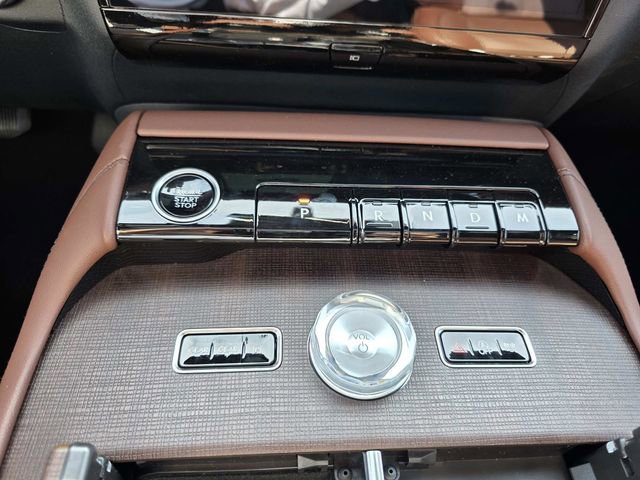 New 2026 Lincoln Navigator Reserve AWD/4WD image 11