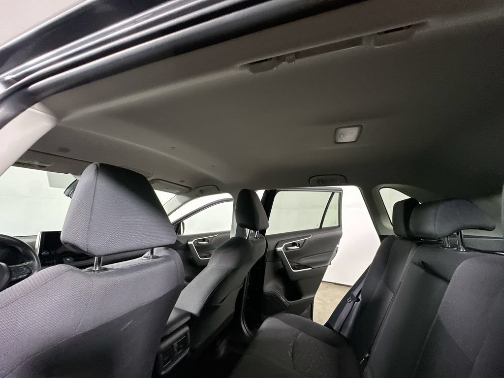 Used 2025 Toyota RAV4 XLE FWD image 13