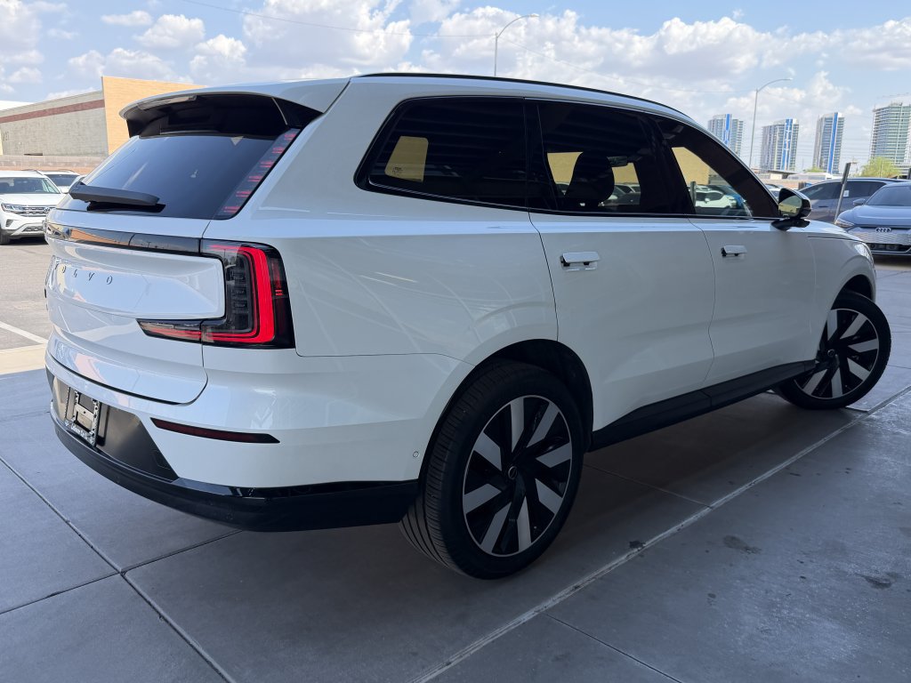 Used 2025 Volvo EX90 Plus w/ Protection Package Premier AWD/4WD image 4