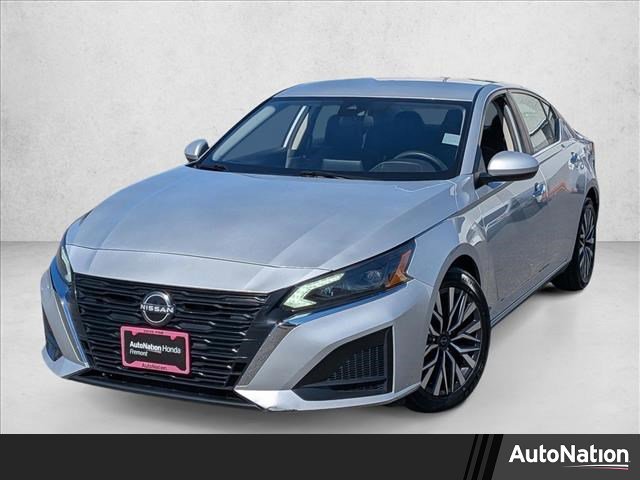 Used 2023 Nissan Altima 2.5 SV image 1
