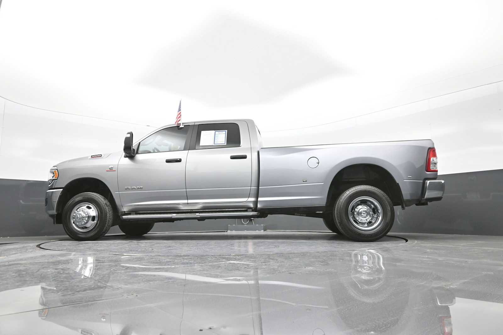 Used 2024 RAM 3500 Big Horn image 35