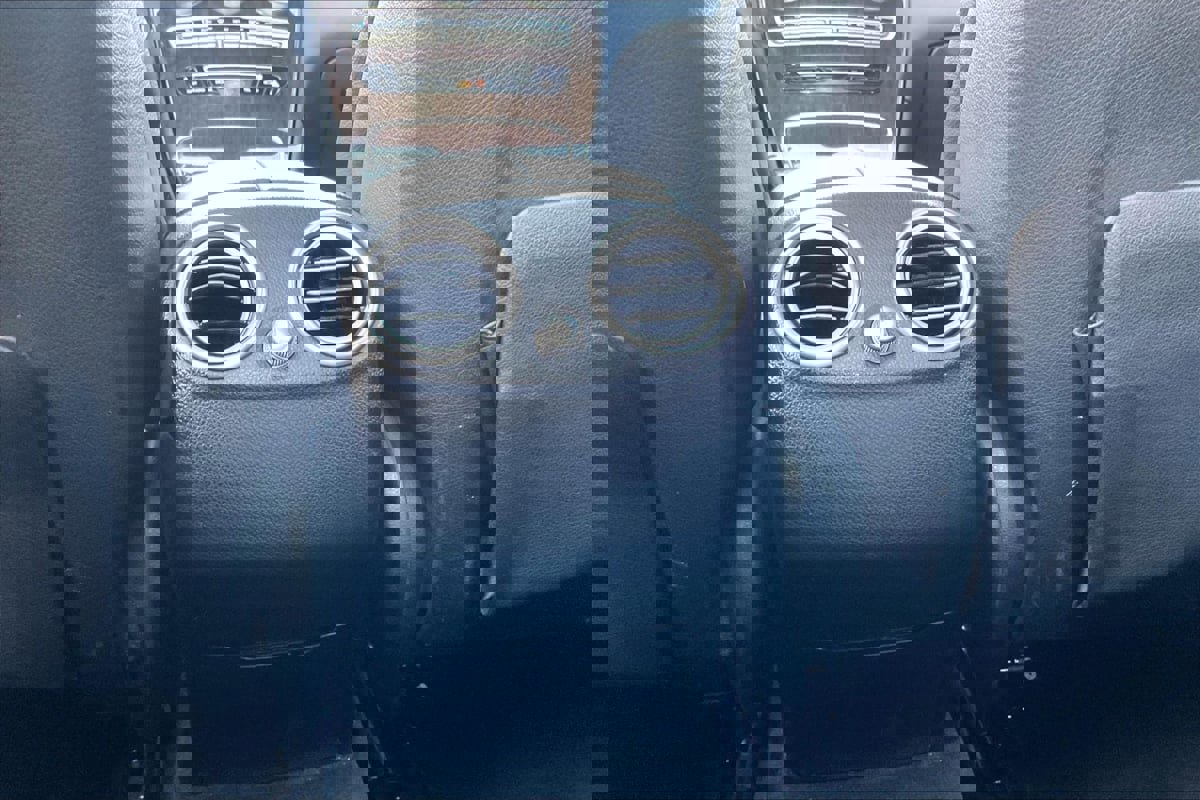 Used 2018 Mercedes-Benz GLC 300 SUV image 31