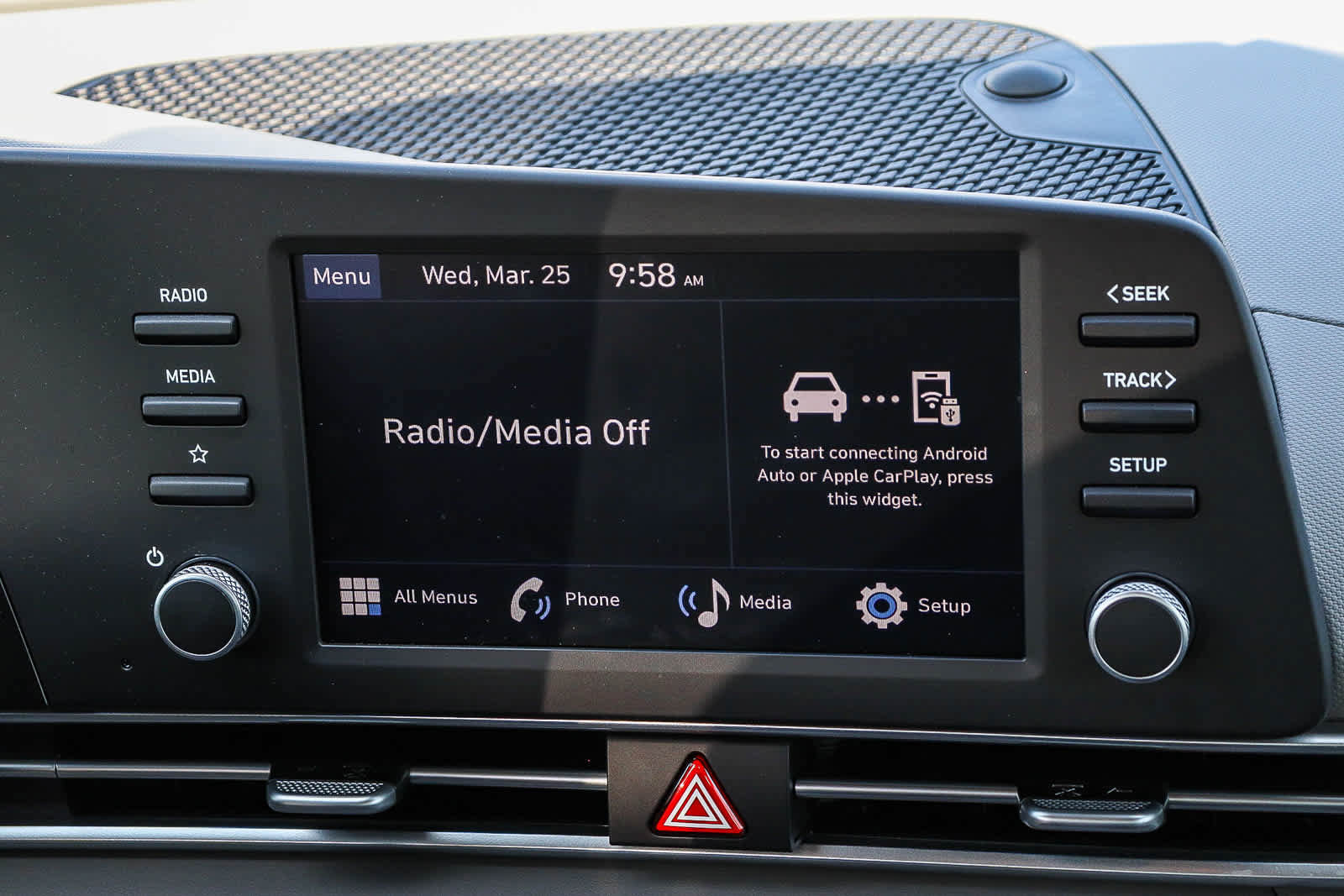 Used 2025 Hyundai Elantra SE w/ Cargo Package image 15