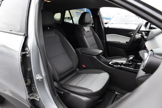 Used 2024 Chevrolet Trax LT FWD image 19