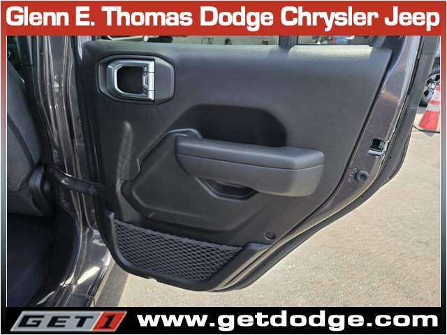 Used 2025 Jeep Wrangler Sport S image 32