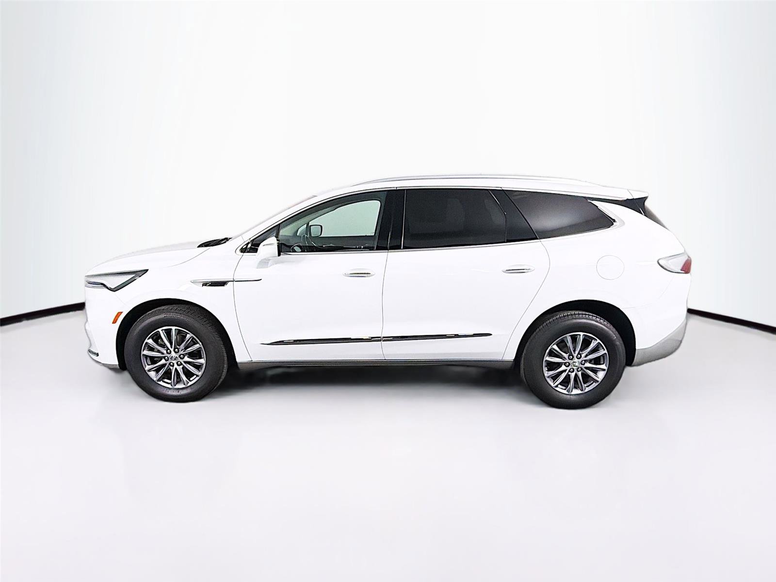 Used 2023 Buick Enclave Essence w/ Trailering Package, 5000 lbs. image 4