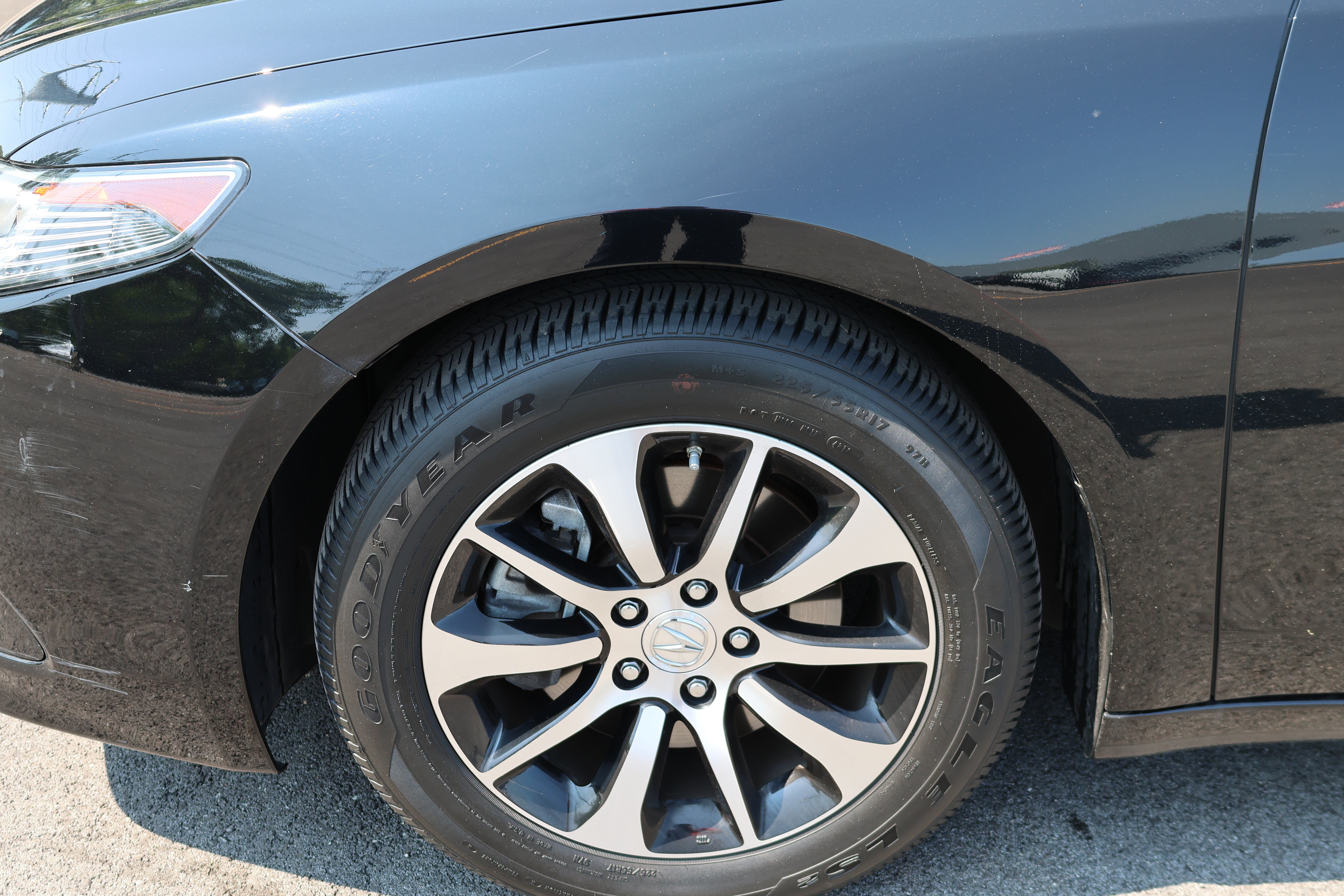 Used 2017 Acura TLX w/ Technology Package FWD image 8