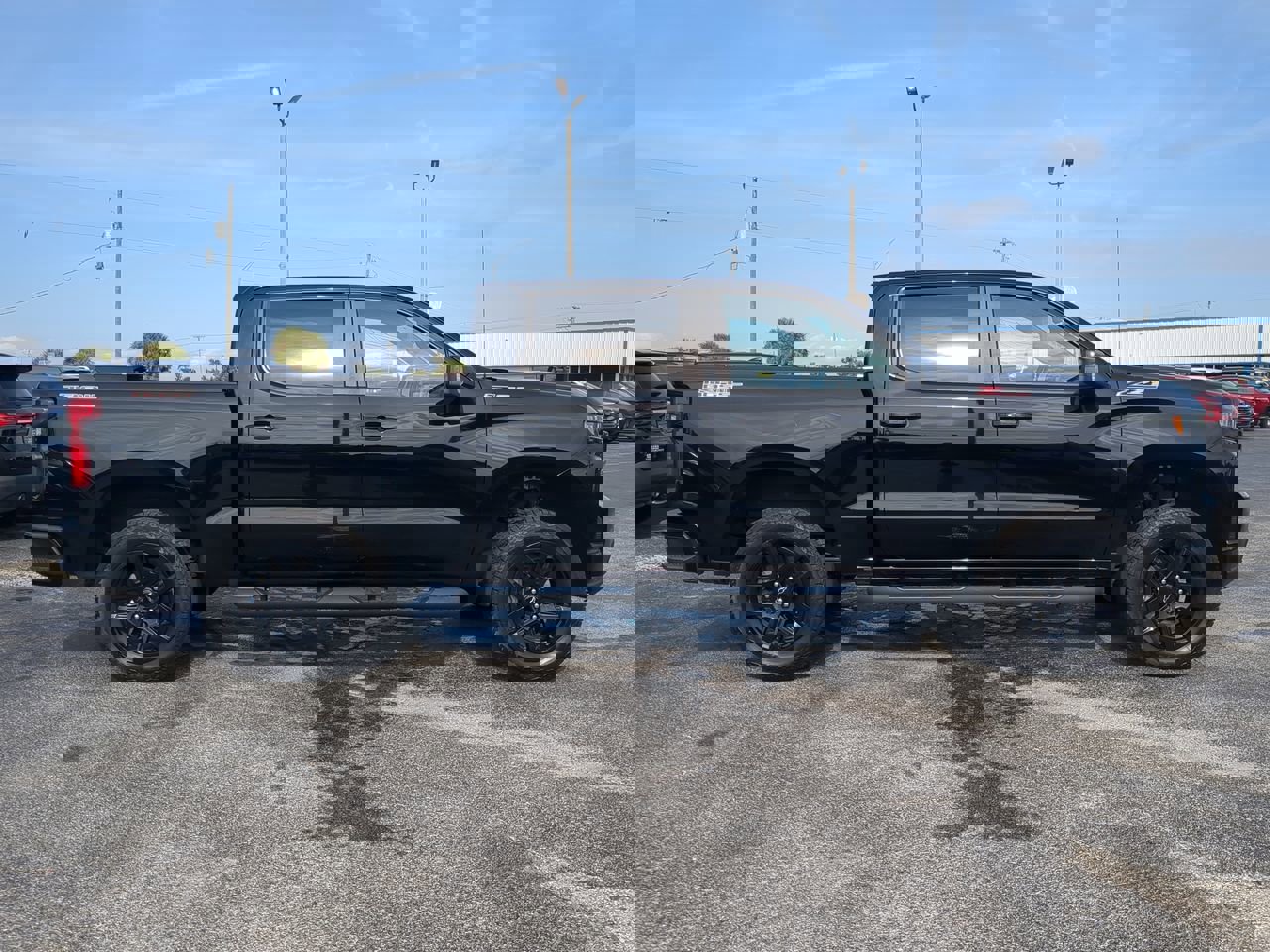 Used 2020 Chevrolet Silverado 1500 LT Trail Boss w/ Midnight Edition image 3