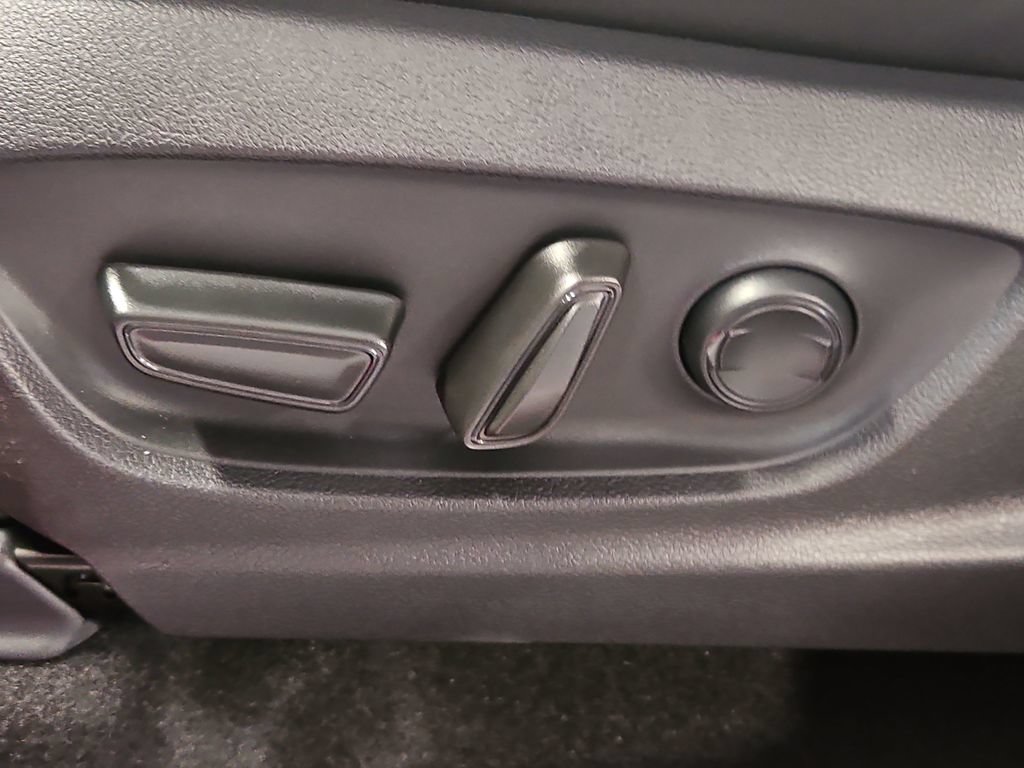 New 2026 Subaru Solterra AWD/4WD image 26