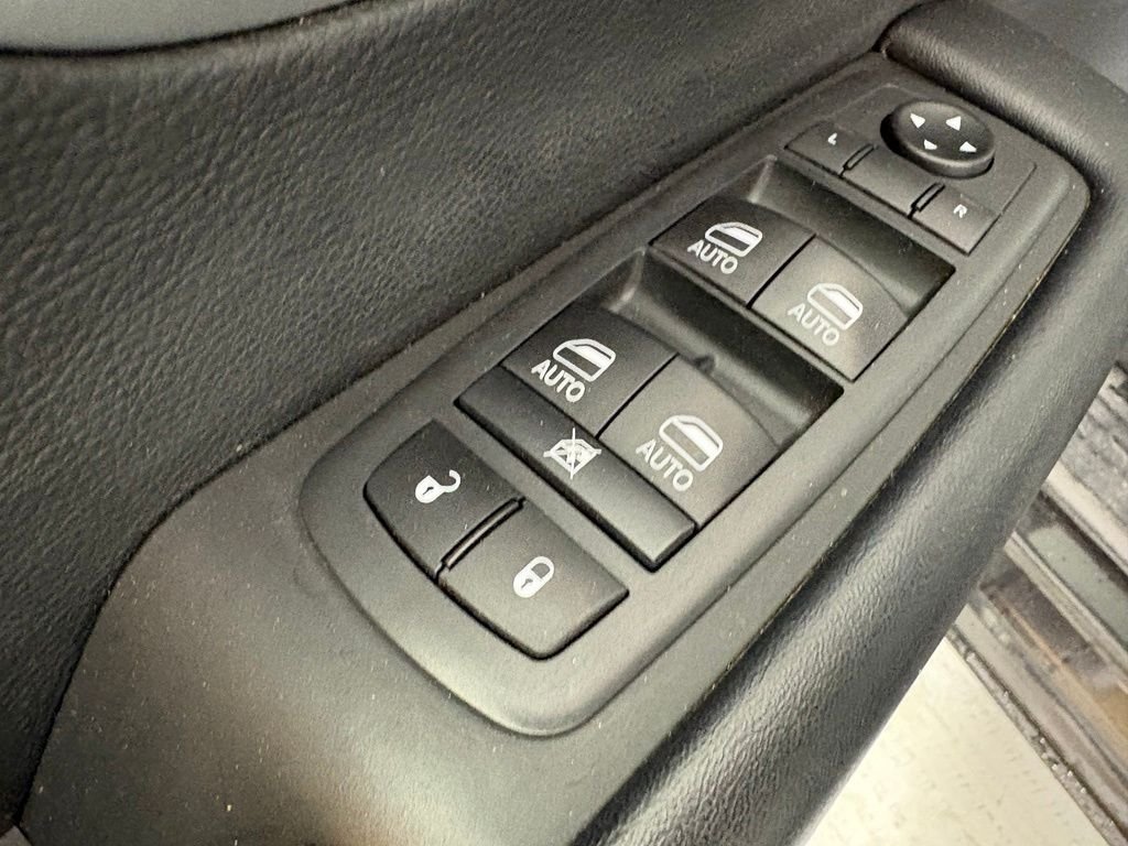 Used 2020 Chrysler Pacifica Touring-L Plus FWD image 18