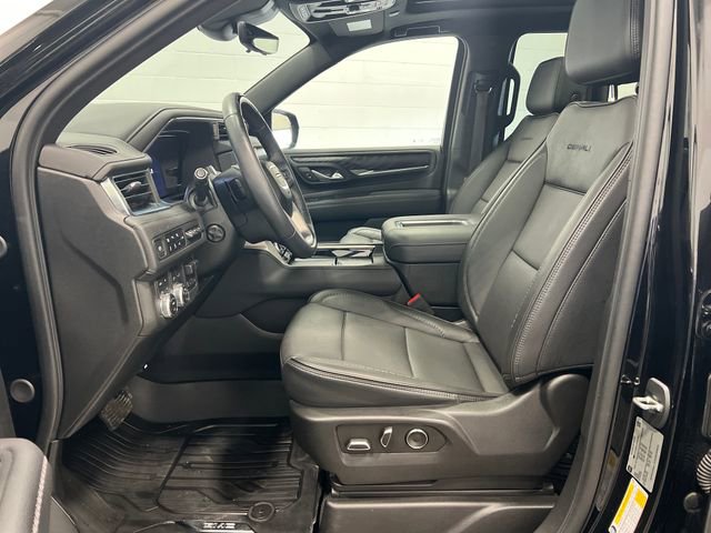 Used 2023 GMC Yukon Denali w/ Advanced Technology Package image 9