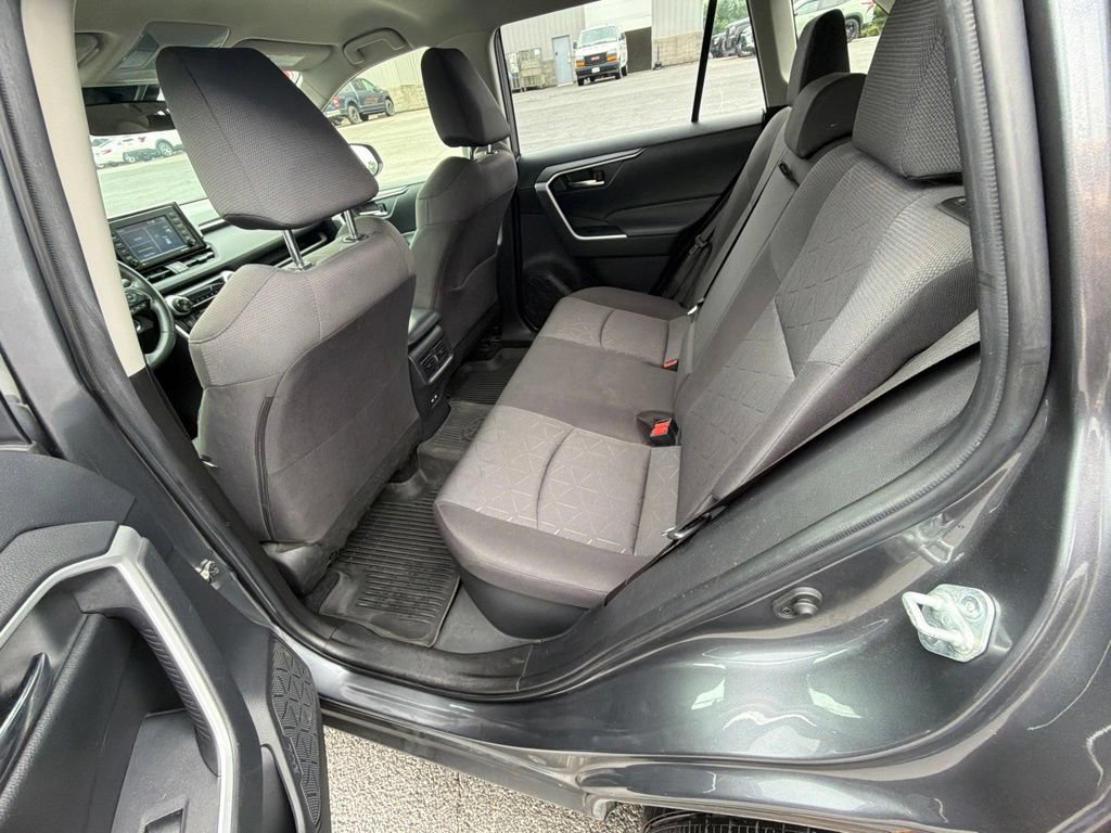 Used 2021 Toyota RAV4 XLE w/ XLE Grade Weather Package AWD/4WD image 46