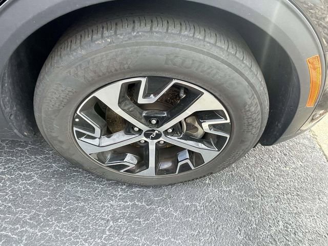 Used 2025 Kia Sportage EX image 12