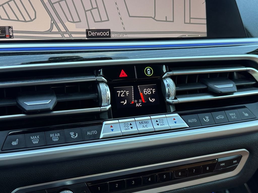 Used 2022 BMW X7 xDrive40i w/ M Sport Package image 17