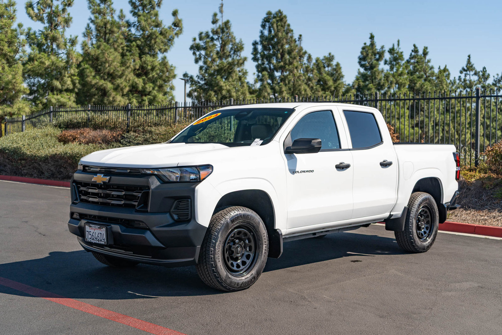 Used 2024 Chevrolet Colorado W/T RWD image 3