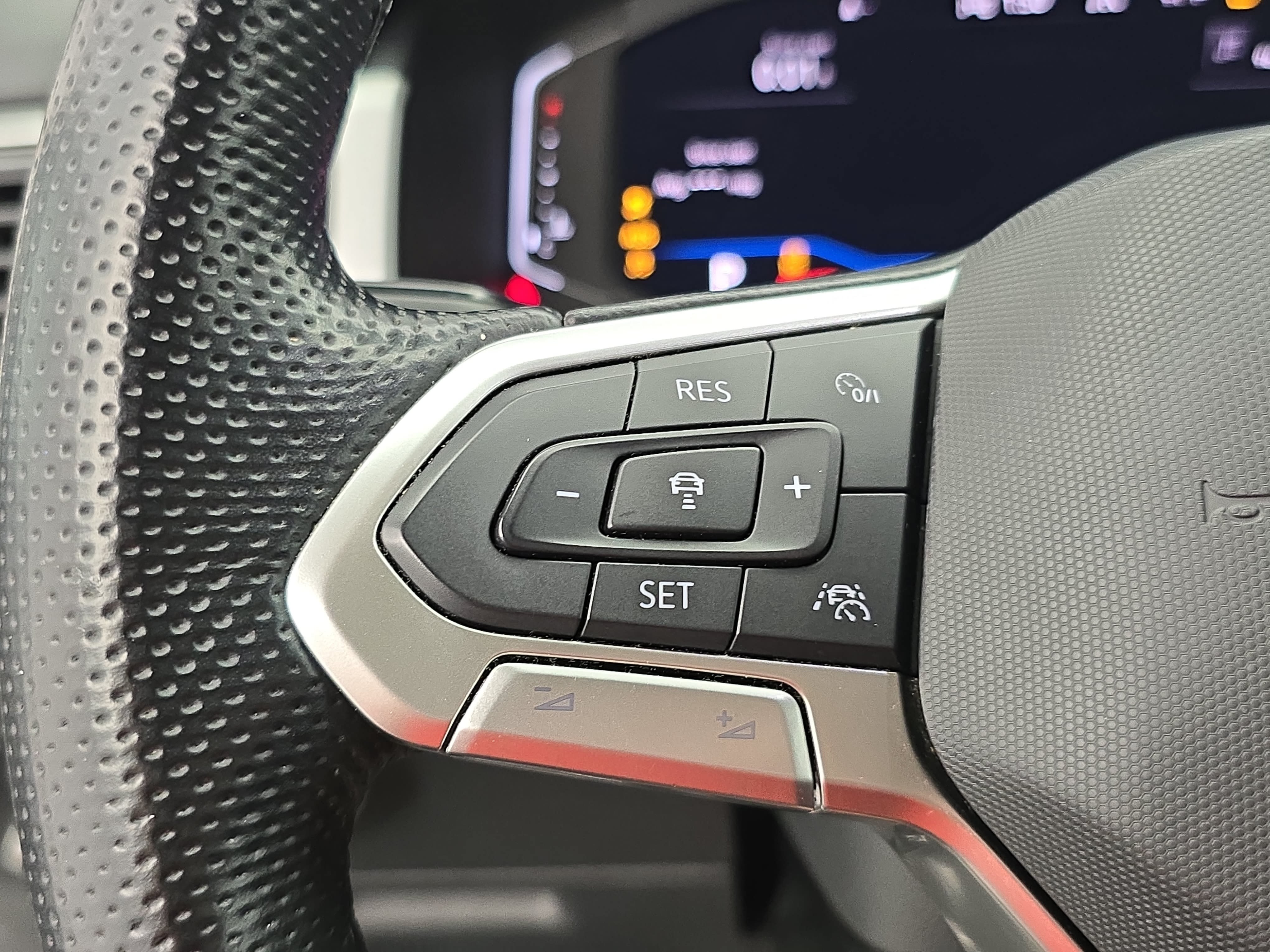 Used 2021 Volkswagen Atlas SEL Premium AWD/4WD image 18