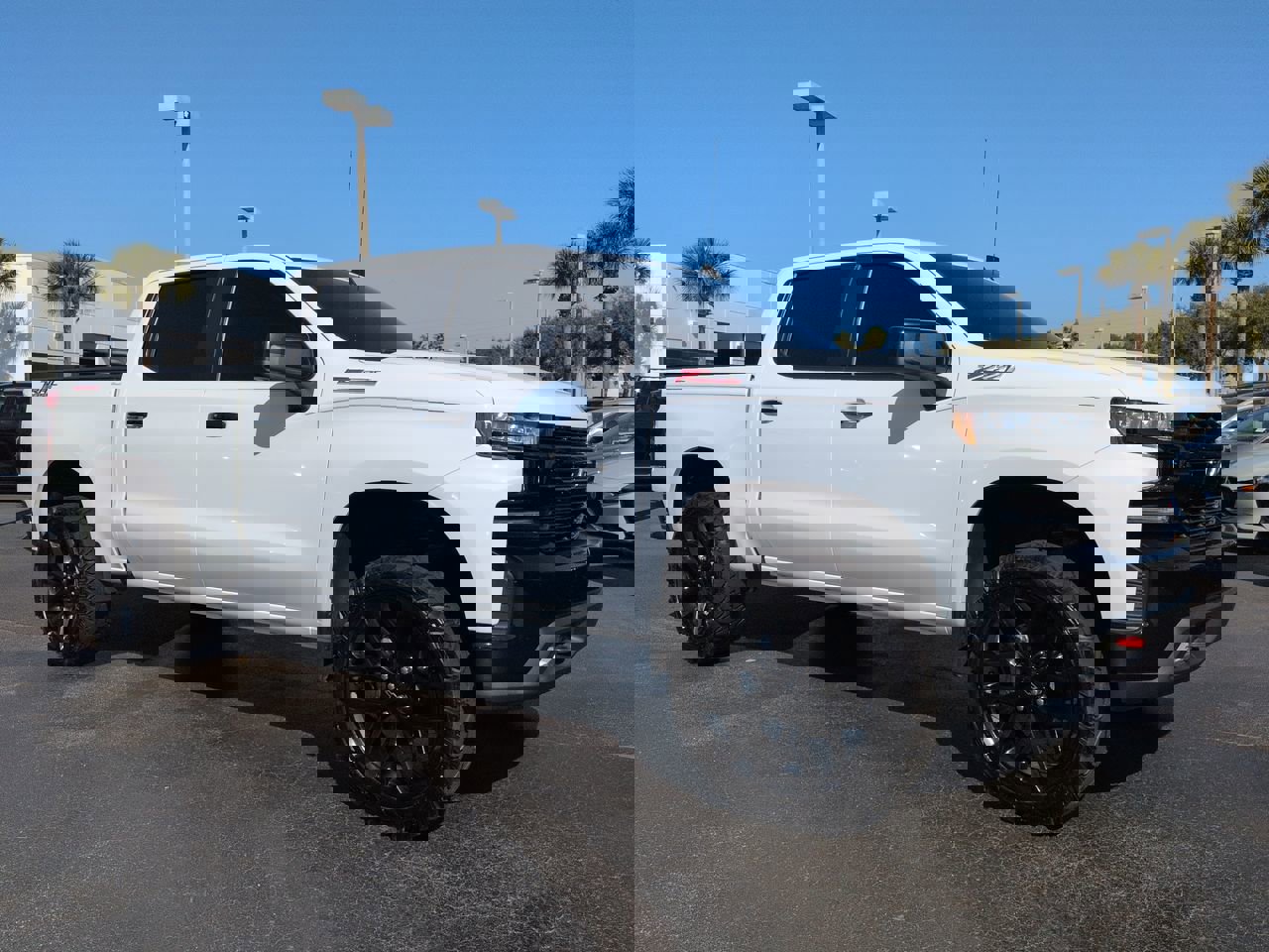 Used 2021 Chevrolet Silverado 1500 LT Trail Boss image 2