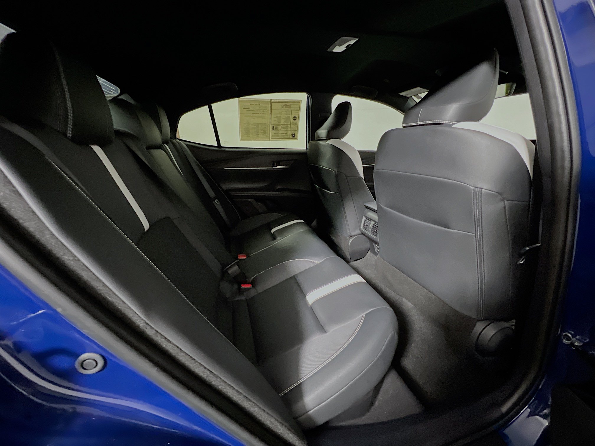 Used 2025 Toyota Camry SE w/ Convenience Package FWD image 33