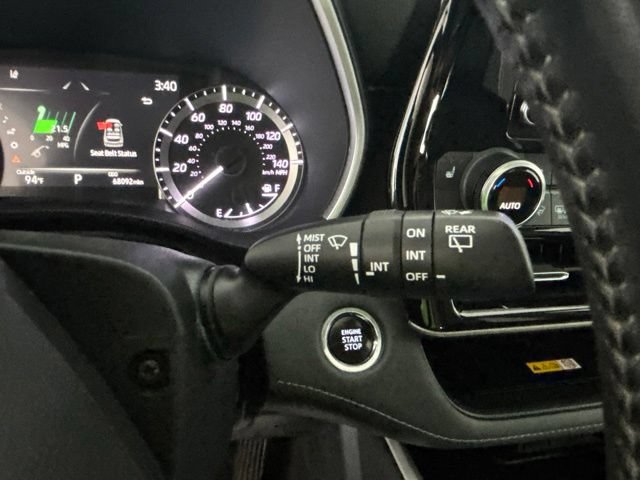 Used 2023 Toyota Highlander XLE AWD/4WD image 9