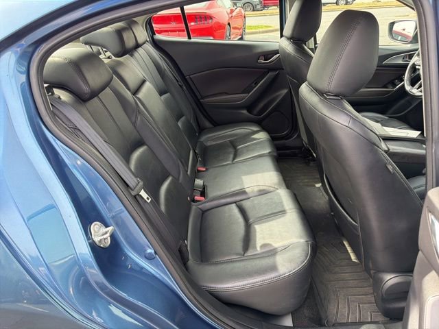 Used 2018 MAZDA MAZDA3 Touring image 19