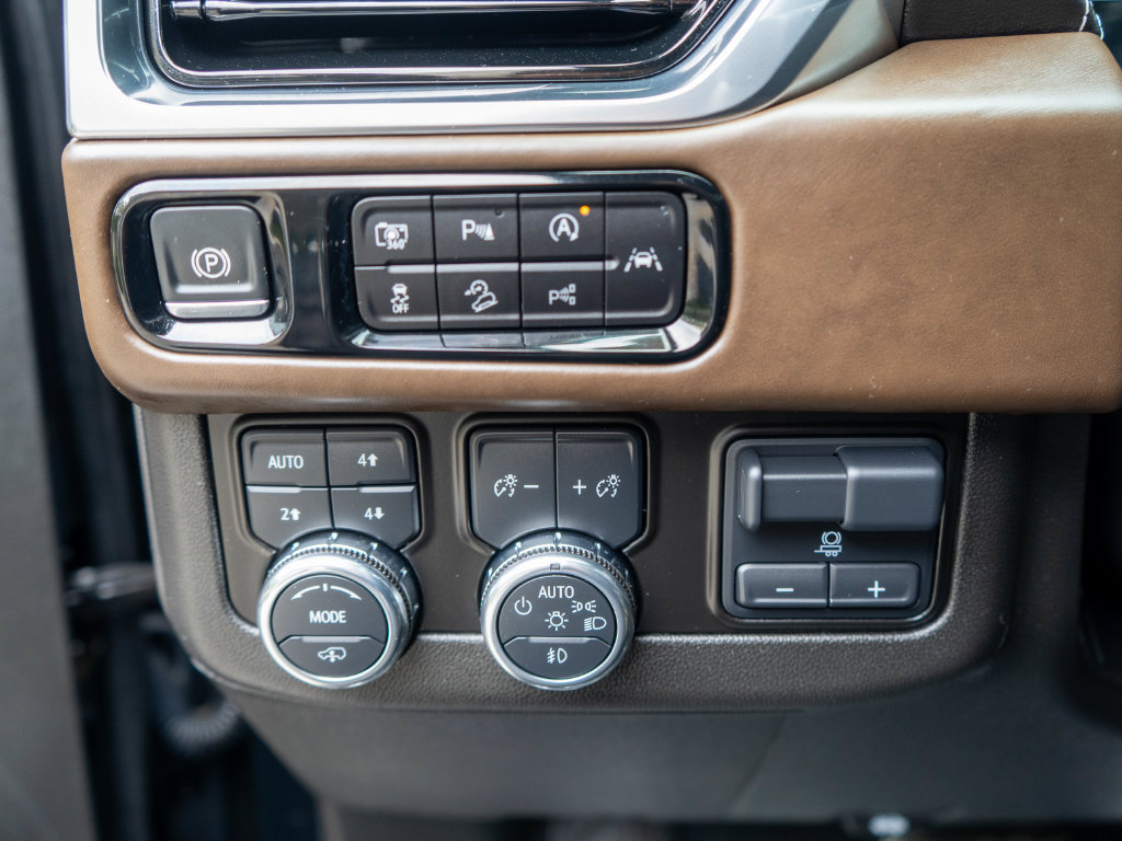 Certified 2025 GMC Yukon XL Denali Ultimate AWD/4WD image 23
