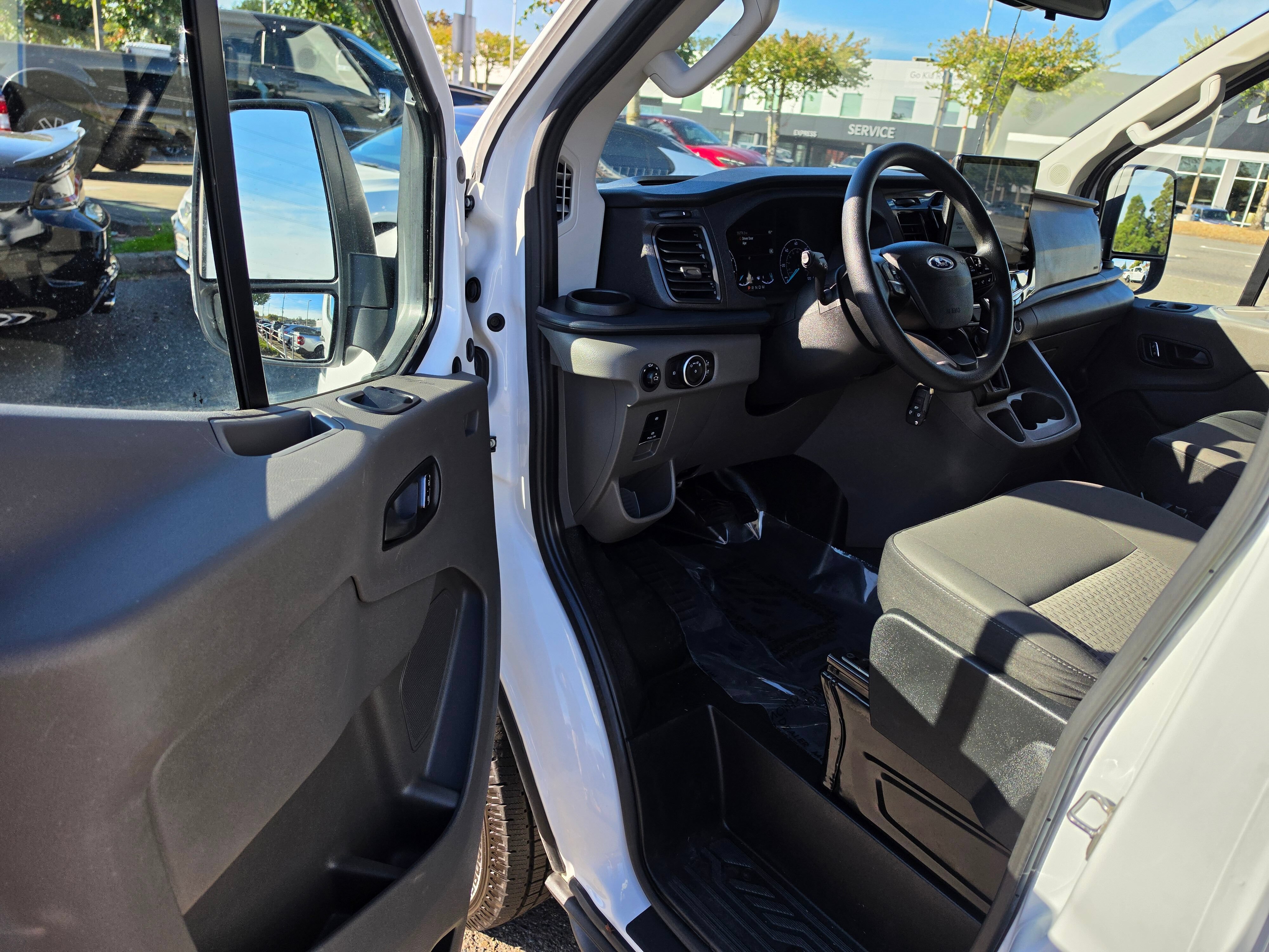 Used 2024 Ford Transit 350 XLT RWD image 19