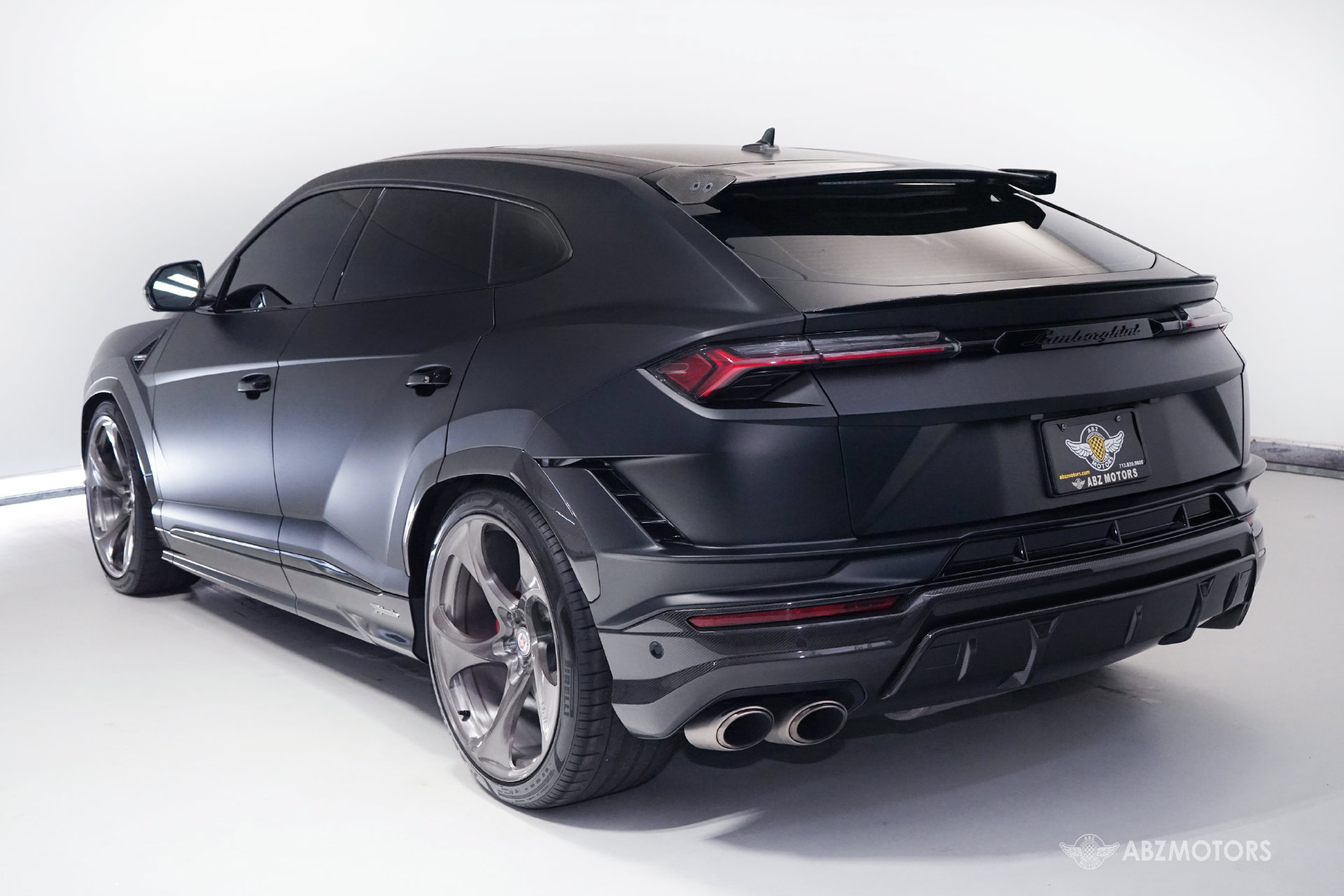 Used 2023 Lamborghini Urus Performante AWD/4WD image 7