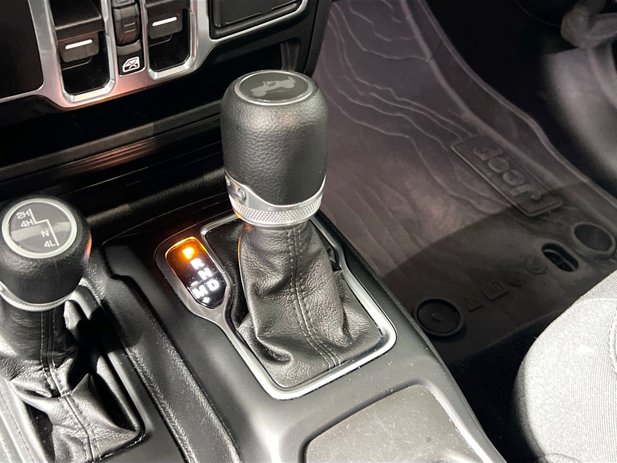 Used 2023 Jeep Wrangler Sport S image 25