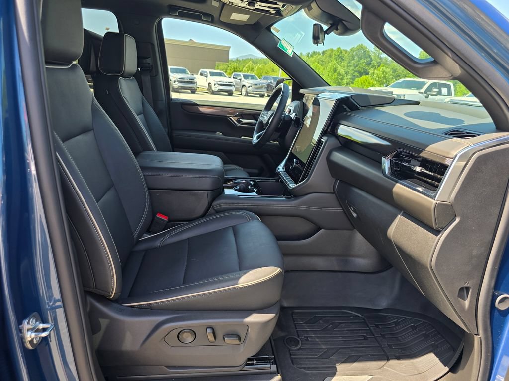 Certified 2026 GMC Yukon XL Elevation w/ Elevation Premium Package AWD/4WD image 32
